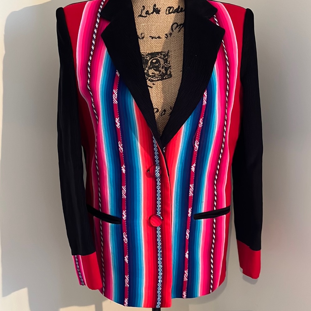 Beautiful blazer Beatriz Canedo Carrasco